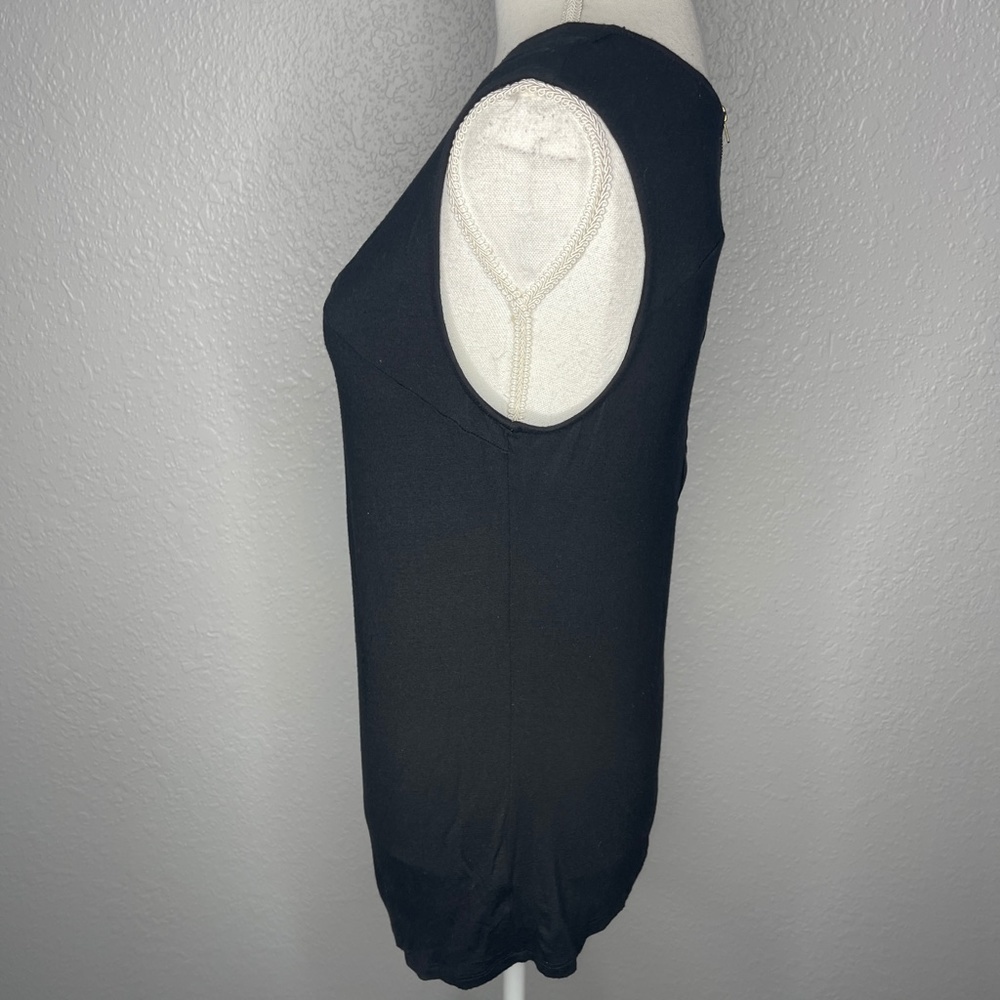 Pleione -Black tank top‎ - Picture 5 of 9